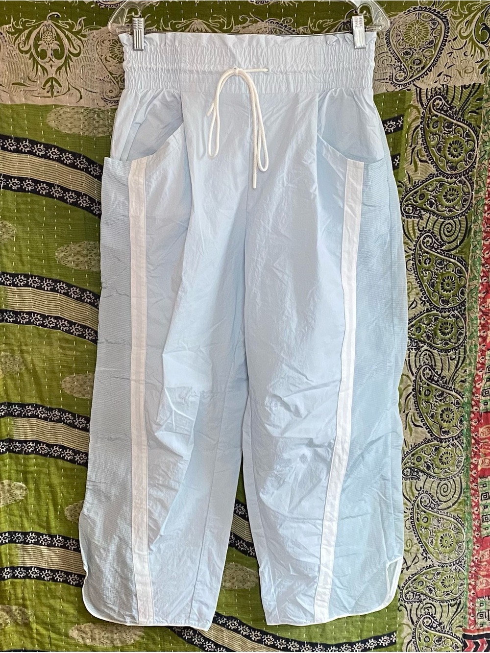 NWT FP Movement Arctic Snow Blue The Champ Is Here Barrel Leg Pants Size Medium - Picture 2 of 16